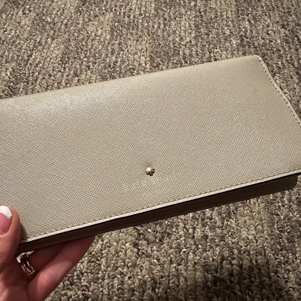 Kate Spade Taupe Wallet VGUC